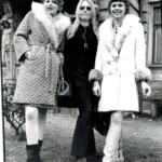 Anna Carin Töpel med sina två kompisar