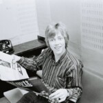 Tages
Mr Lagerberg på Europafilm
Hans Sidén Hade satt ihop en pristävling för Idol Nytt Första pris att få fotas tillsammans med Tages.