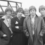 Bild från 1967 i Göteborgs Hamn inför presentation av Lasse Svensson och den nya singeln hos EMI, Every raindrop means a lot. © H.Hagberg