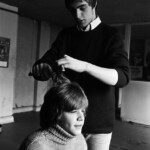 Tages
Björn Töpel blir klippt av Örjan 1966 på Första Cue Club