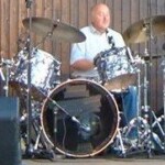 Tages
Eftersom det är så få bilder på Tages trummisar och trummisar generellt så, varsågoda Freddie Skantze
Foto Leif Lidman | Copyright Henrik Hagberg