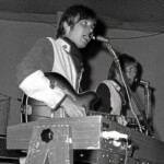 Tages
Danne Larsson Spelning i båthuset...