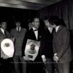 Tages 1-03-2018
17 Januari 1966! På Rondo
Mottagandet av Guld Skiva till var och en Freddie, Tommy, Anders, Goran Lagerberg , Danne samt (Evert Jakobsson Platina Records)?
Foto Hans Chriss Hörberg | Copyright Henrik Hagberg | www.Tages.nu