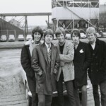 Tages
Man kan undra vems bil som döljs så väl av Tagarna?
Göteborg 1967 Hamnen
Foto Hans Sidén | Copyright Henrik Hagberg | Tages.nu