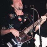 Tages
God Morgon, 3(7) Här följer separata bilder från Tages spelning i Stockholm med Bernt Ridderström som DJ på ett 60 års kalas 30-1-2004. Goran Lagerberg tar ton!
Foto Bernt Ridderström | Copyright Henrik Hagberg