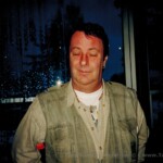 Tages
Här Tommy Blom som nog inte var helt beredd?
Foton från Tages spelning i Stockholm med Bernt Ridderström som DJ på ett 60 års kalas 30-1-2004.
Foto Bernt Ridderström | Copyright Henrik Hagberg