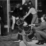 Tages TAGES PHOTO STORY
15. Finally, these dangerous gangsters are rendered harmless... Twilight is falling outside the windows of the ghostly luxury-villa... The whole group helps to tighten the rope!/ Hitamiに感謝
Hitami ni kansha