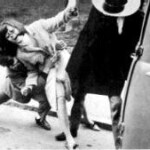 Tages TAGES PHOTO STORY:
1. A girl is on her way home from a pop concert. A strange van stops beside her. In a flash two hefty bandits in disguise jump out and drag the girl into the van, which then drives off squealing its tires. / Hitamiに感謝
Hitami ni kansha