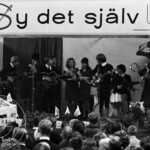 Tages
Framträdande på Dagens Hushåll Svenska Mässan Göteborg efter Västkustens Beatles den 13 September 1964 med massa Sytater
Foto Lennart Lundin | Copyright Henrik Hagberg |