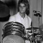 Danmarks spelningar Tivoli, Teen Vlub, Aahus med flera. Köpenhamn älskade Tages som återkom ofta under åren 1967-1969. Lasse Svensson Tages permaneta Trummis