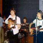 Hjälp mig att finna året och var denna spelning var någonstans.
Någon sa att det var 1966, men ser man på Tagarna....så är det snarare 1964-65?
Ha en fin helg / Henrik Tages | Sveriges bästa Popband alla tider!